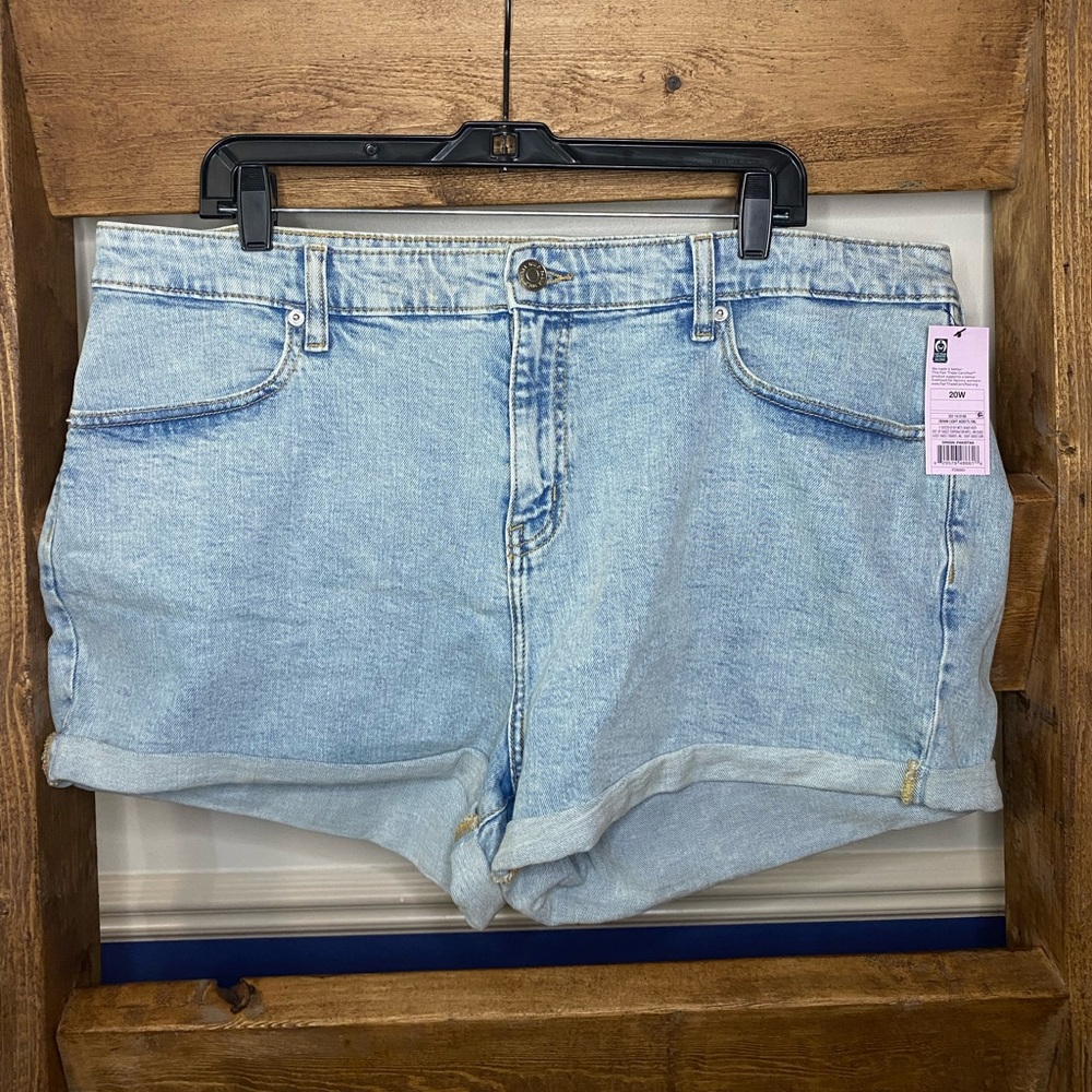NWT wild fable High-Rise Rolled Cuff Light Acid Wash Jean Shorts